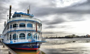 Raddampfer auf der Elbe